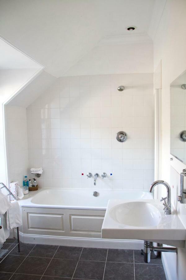 Airlie House Self Catering Villa สตราทไฮร์ ภายนอก รูปภาพ